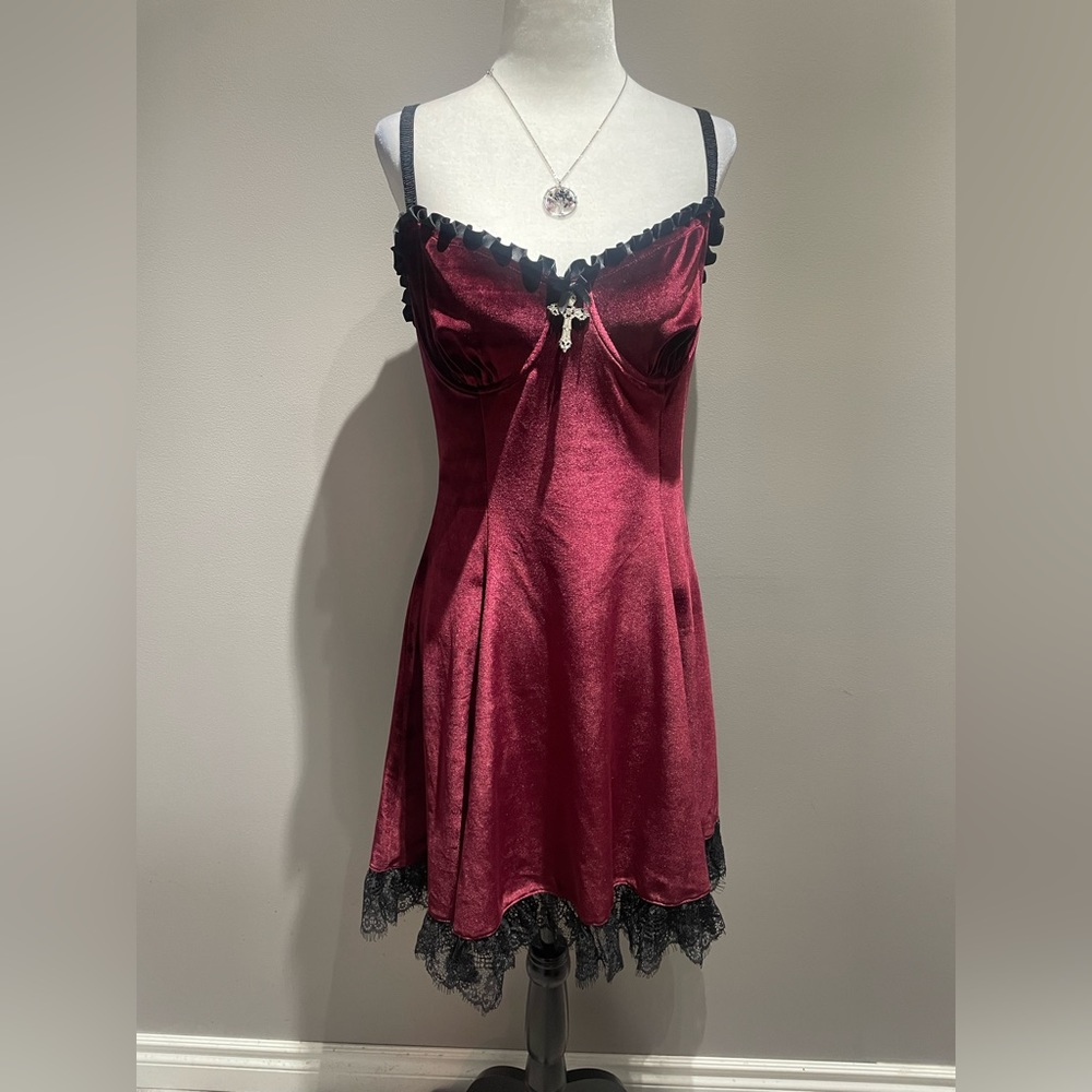 Widow velvet dress